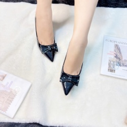 Giày cao gót bít - Mã Đặt Hàng 109251783