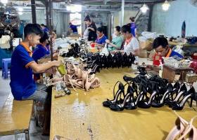 Khâu Kiểm Tra Chất Lượng Tại Giày Dép Quốc Đạt – 