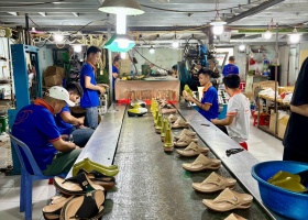 Khâu Sản Xuất Giày Dép Tại Quốc Đạt – Nơi Lao Động Tỉ Mỉ Tạo Nên Giá Trị Thương Hiệu